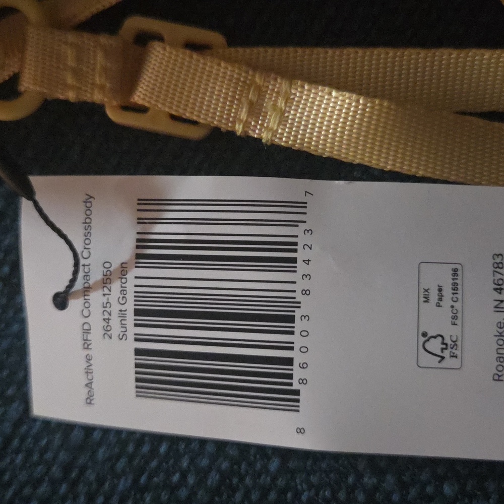 Vera Bradley ReActive RFID Compact Crossbody~Sunlit Garden - Picture 7 of 7